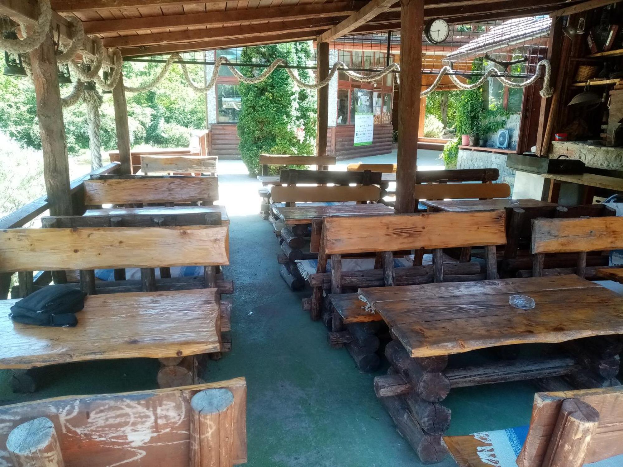 Center A * SJJ